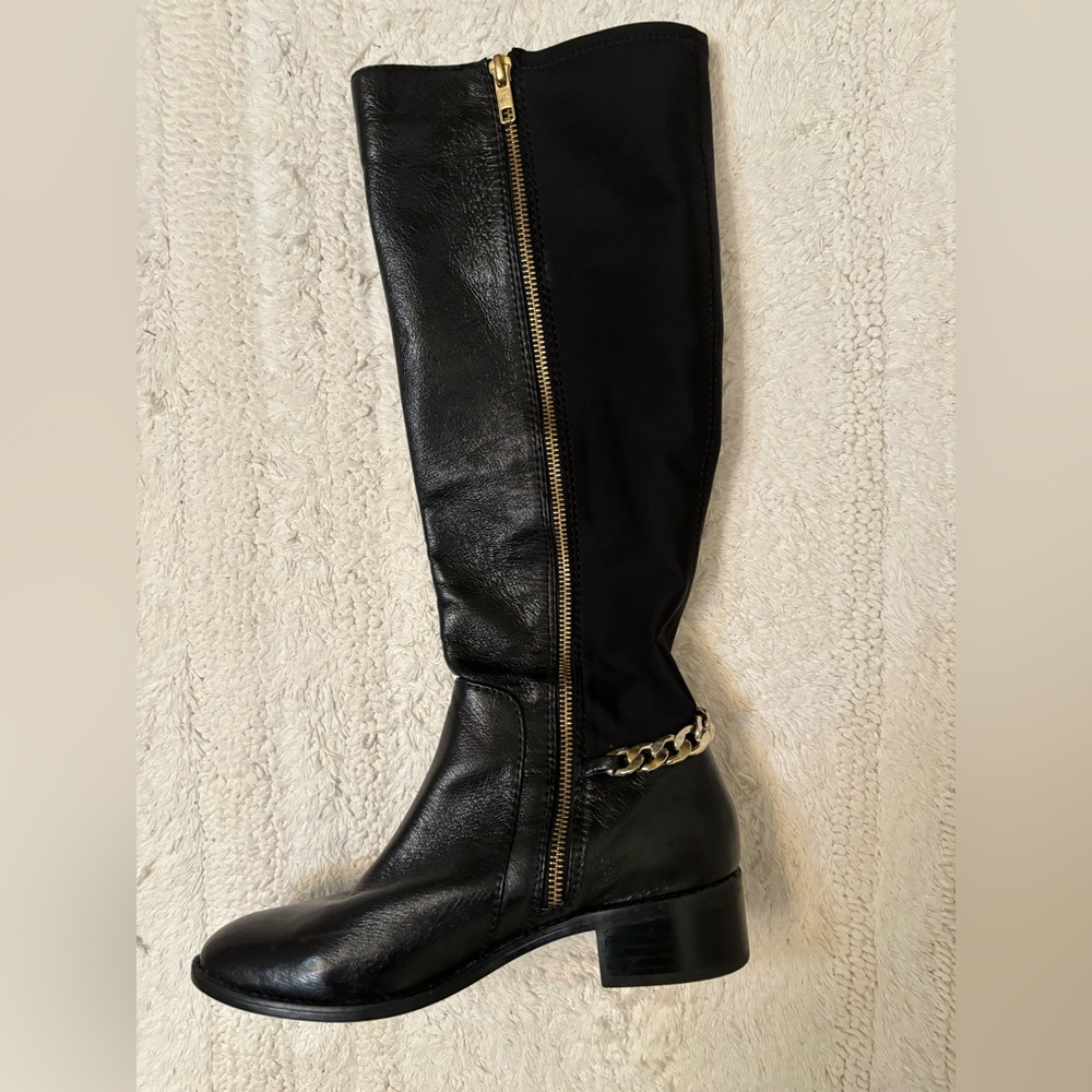 Black Leather and Suede Heels with Gold Chain Accent